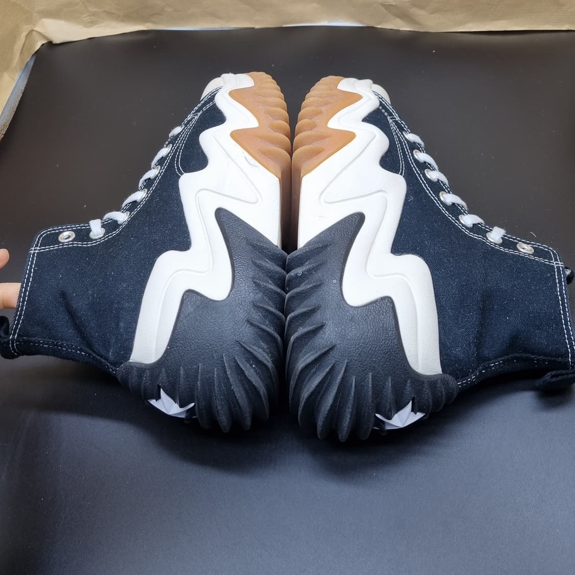 컨버스 런스타 모션 블랙 하이탑240 상품이미지5