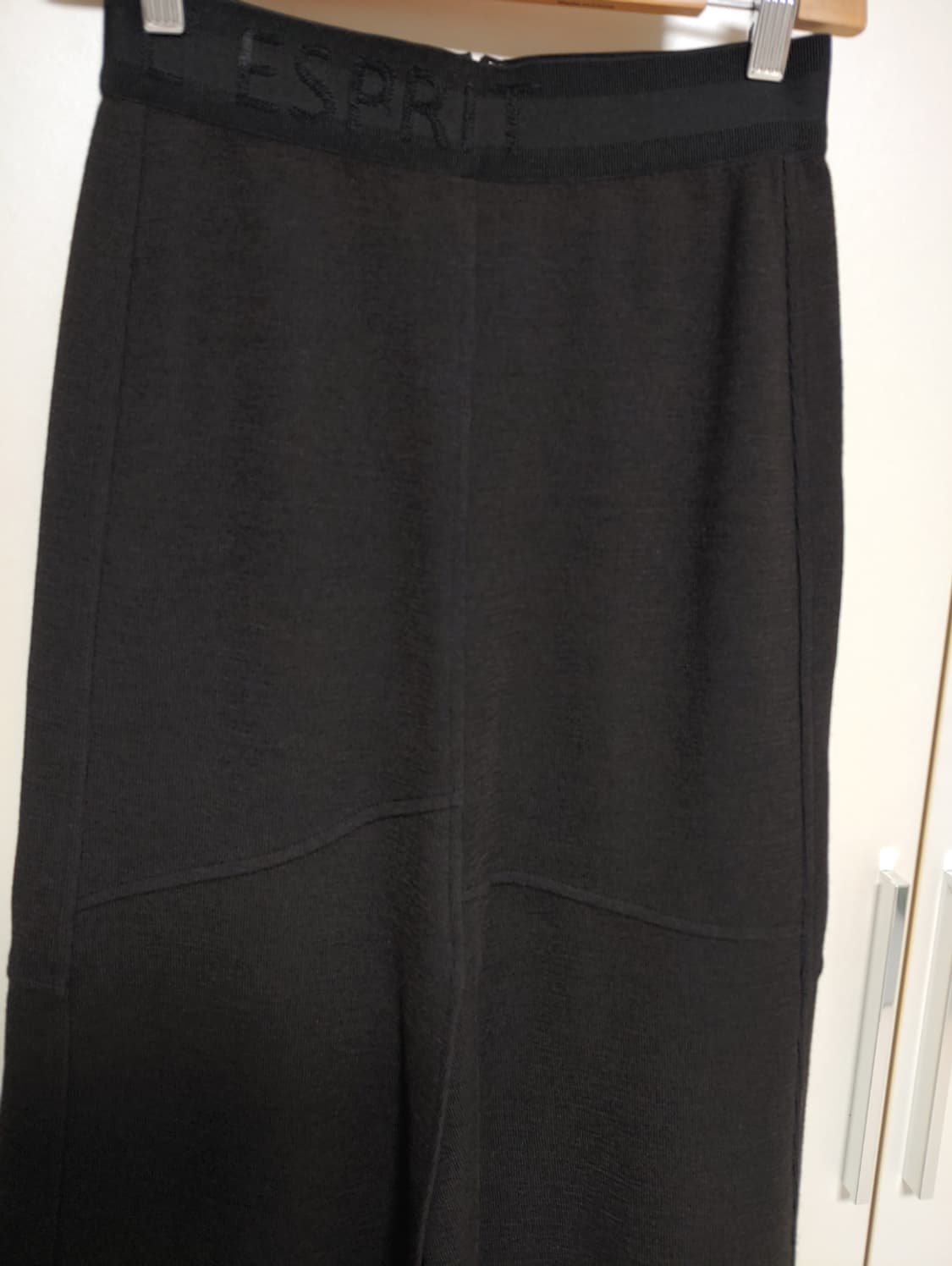 한섬 시스템 23년 언발란스 햄밴딩 스커트  상품이미지7