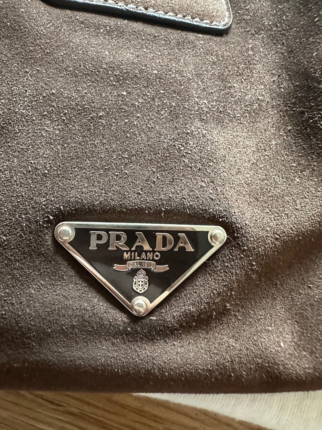 PRADA 스웨이드 브라운 숄더백 상품이미지4