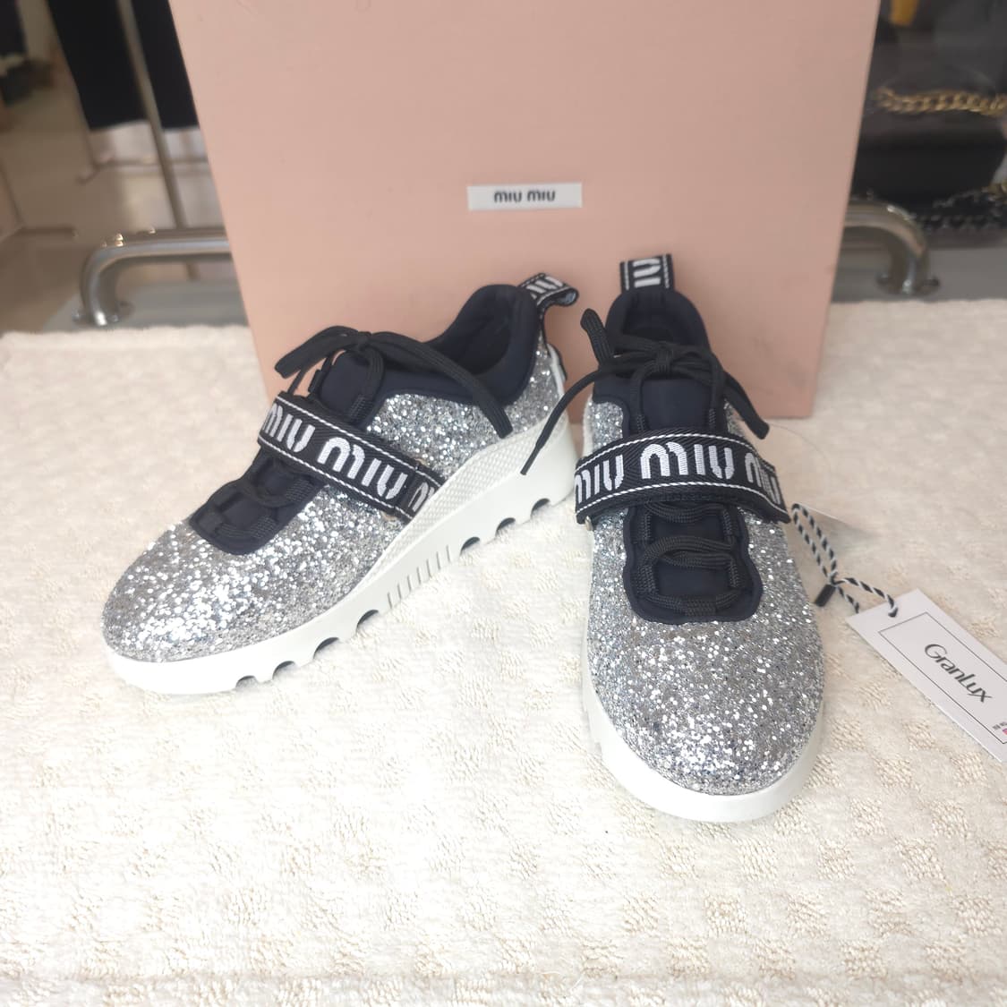 [명품/중고] 미우미우 글리터 스니커즈 (새상품) 상품이미지1