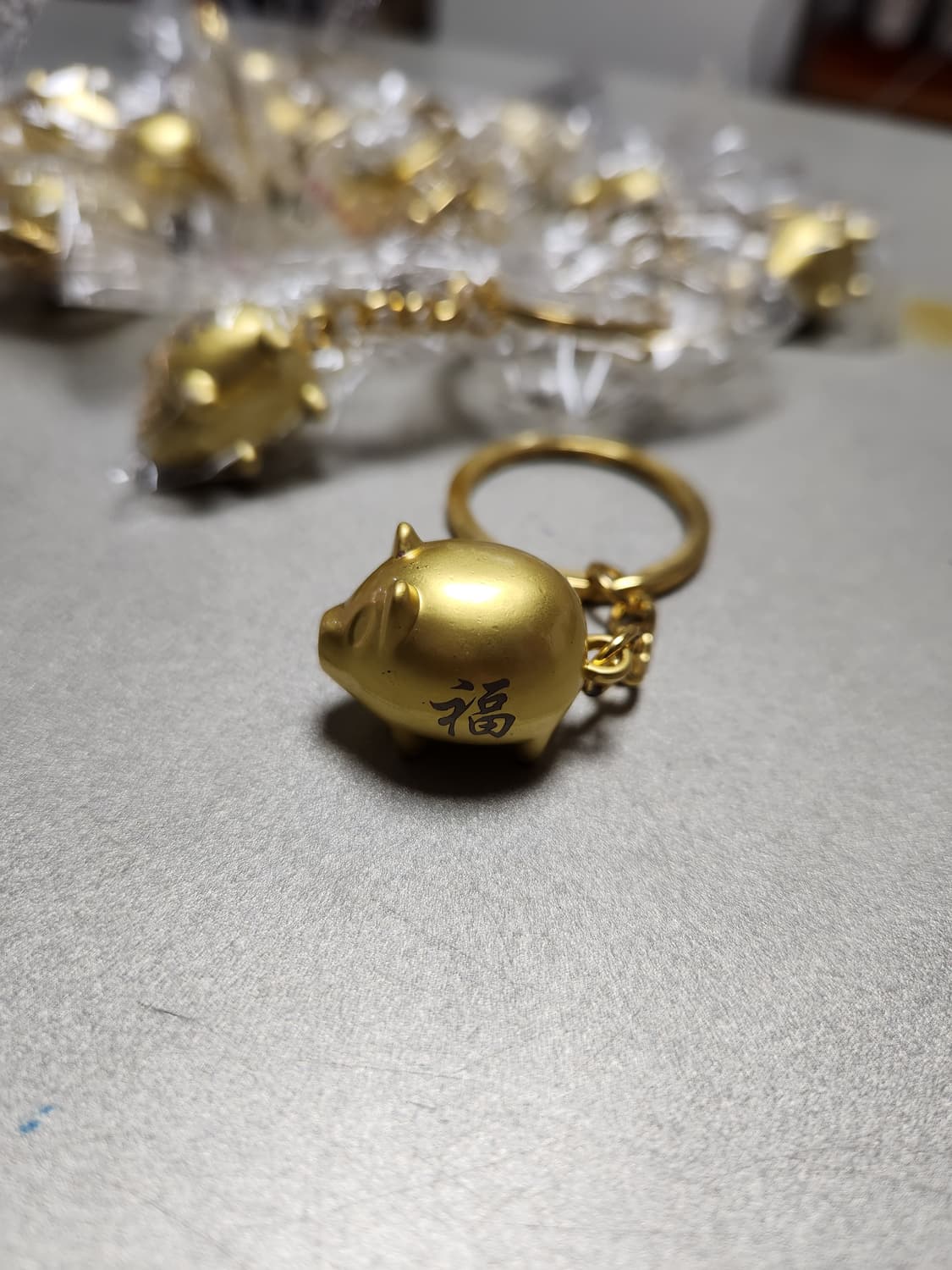 새것)금색 복돼지 열쇠고리 14개 일괄 상품이미지1