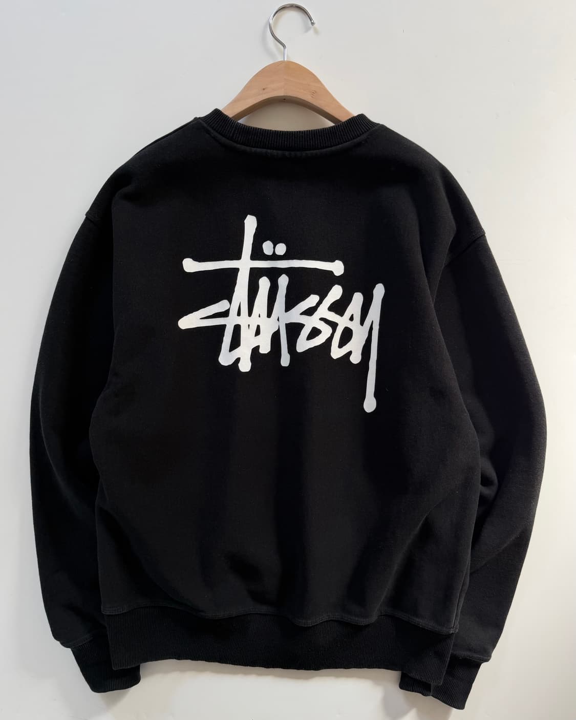 Stussy 스투시 블랙컬러 빅스탁로고 맨투맨 상품이미지3