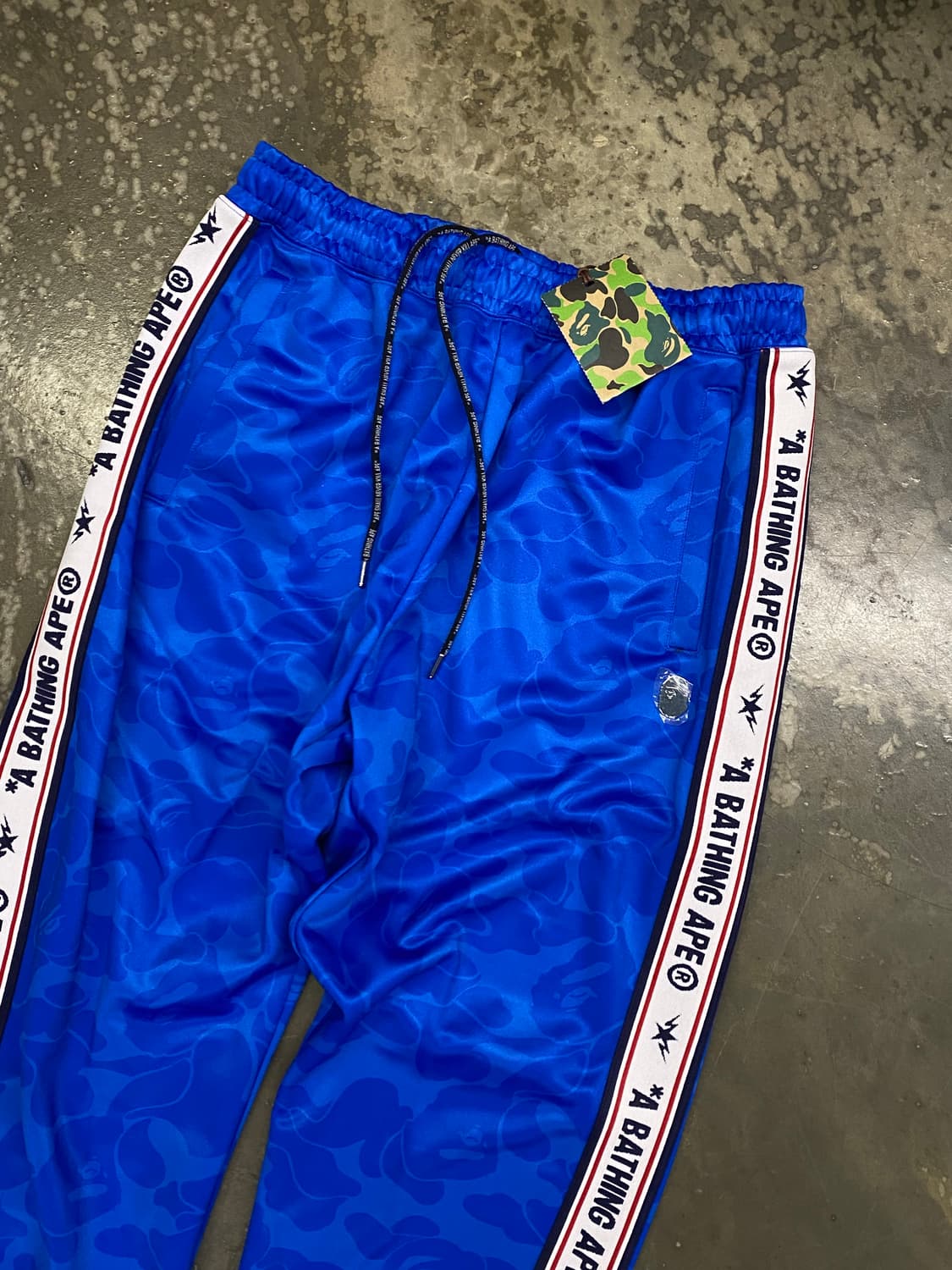 새상품 베이프 릴렉스핏 카모팬츠 블루 상품이미지3