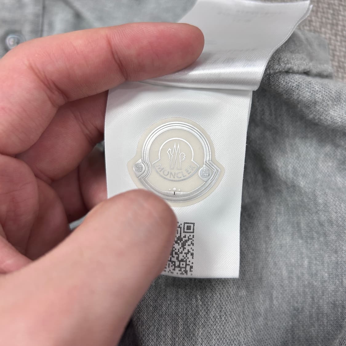 몽클레어 그레이 패치 카라티(M) 상품이미지5