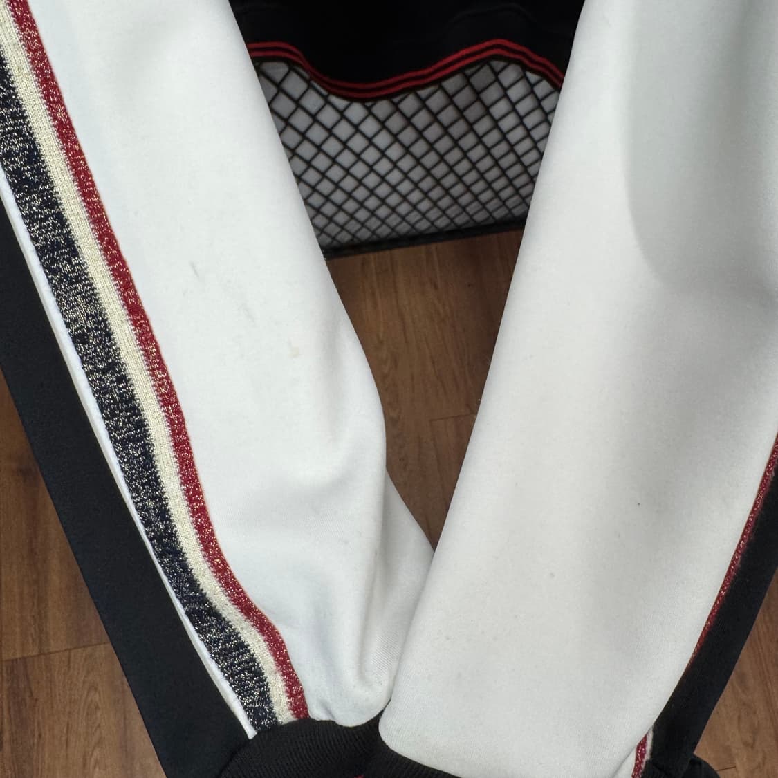 에드 하디 트랙 자켓 전면 타이거 크라운 자수 포인트 블랙 상품이미지10