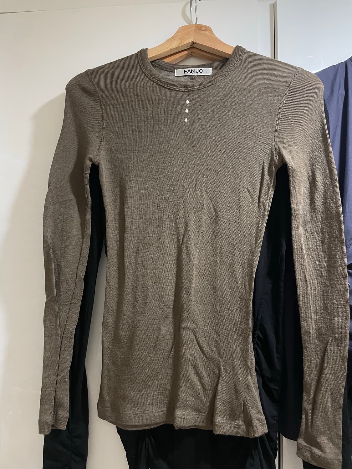 Ean Jo wool long sleeve 울 슬림 티 브라운 상품이미지3