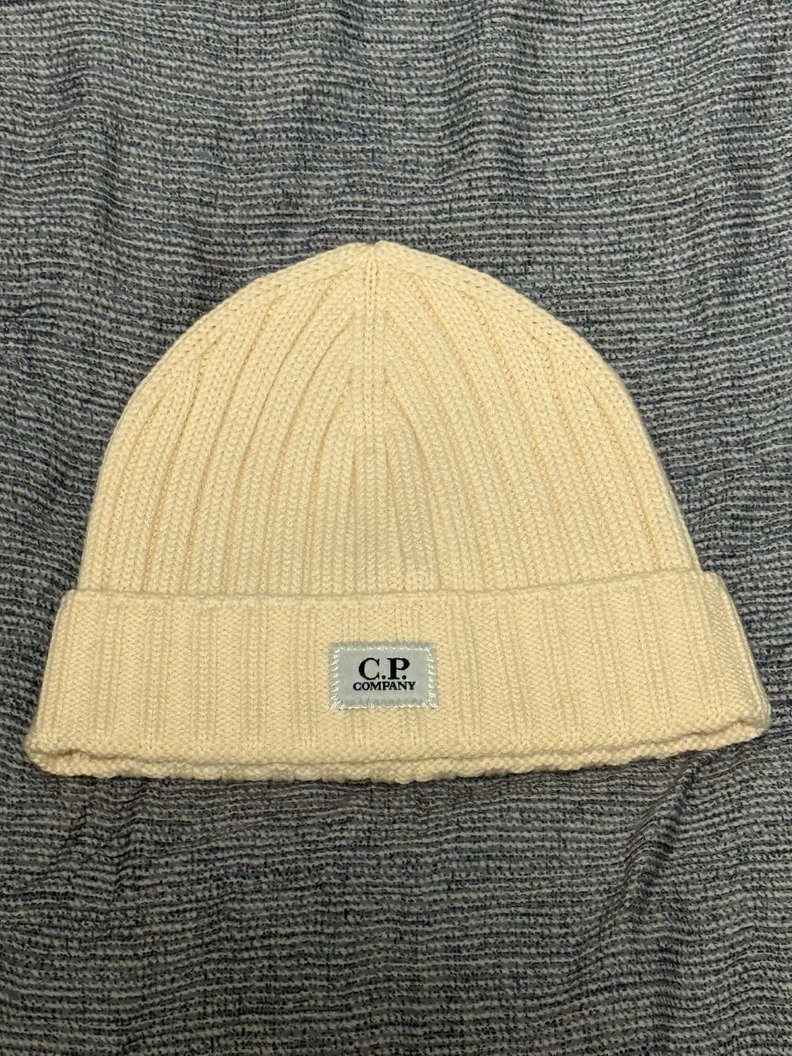 cp컴퍼니 아이보리 비니 상품이미지1