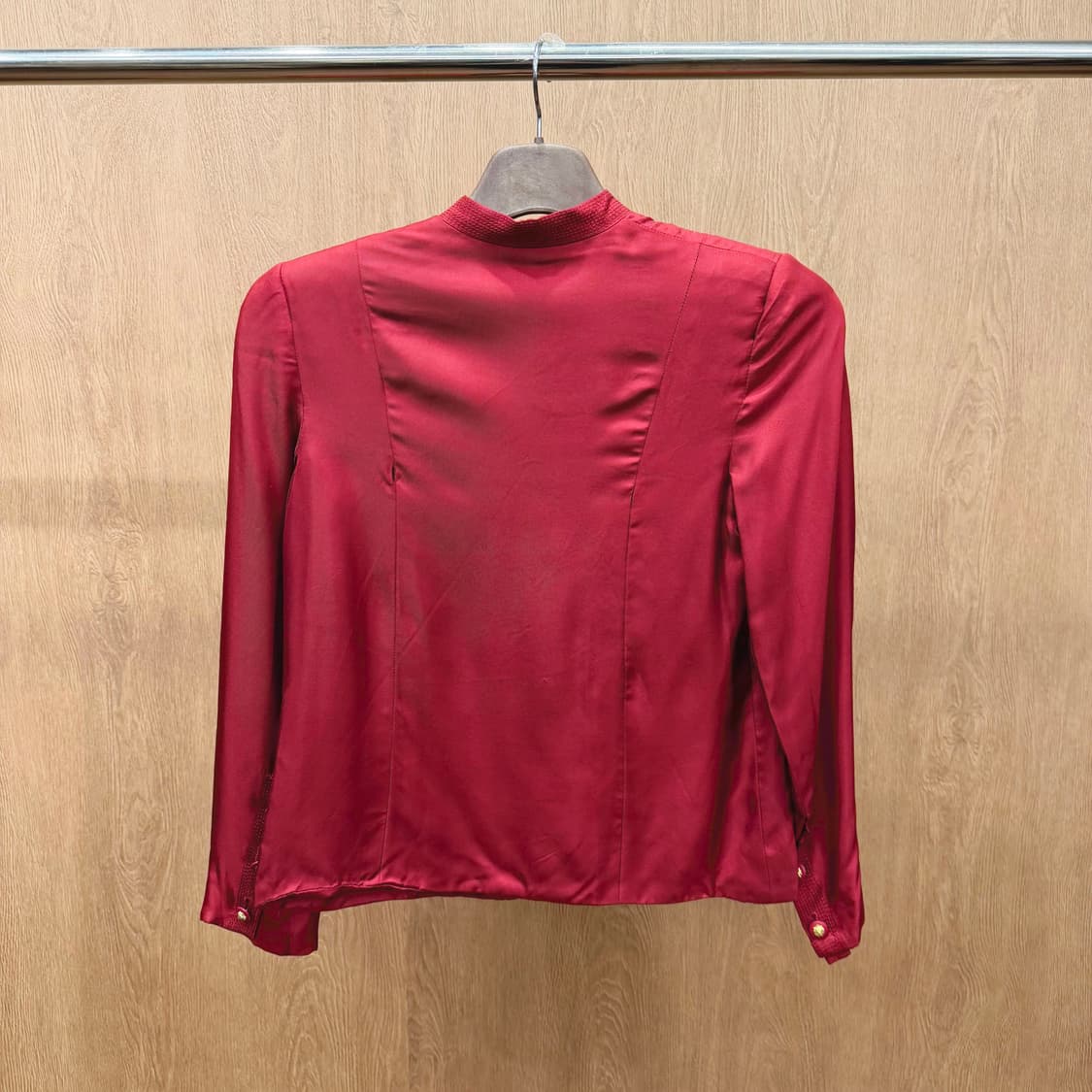 샤넬 실크 노카라 자켓 A라인 스커트 셋업 골드 버튼 플리츠 디테일 레드 상품이미지3