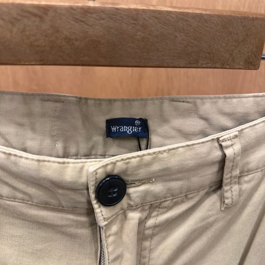 랭글러 카고 팬츠 사이드 플랩 포켓 패치 디테일 슬림 테이퍼드핏 베이지 상품이미지7