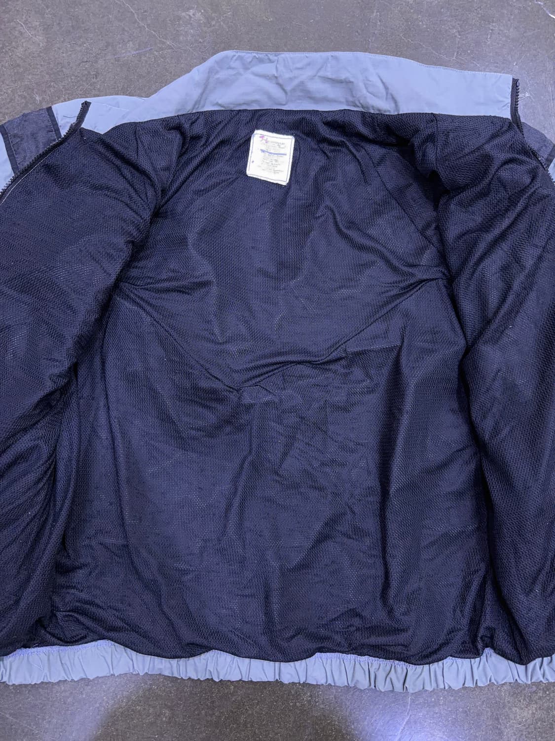 미군 U.S ARMY IPFU 비람막이 잠퍼 자켓 M 레귤러핏 상품이미지8