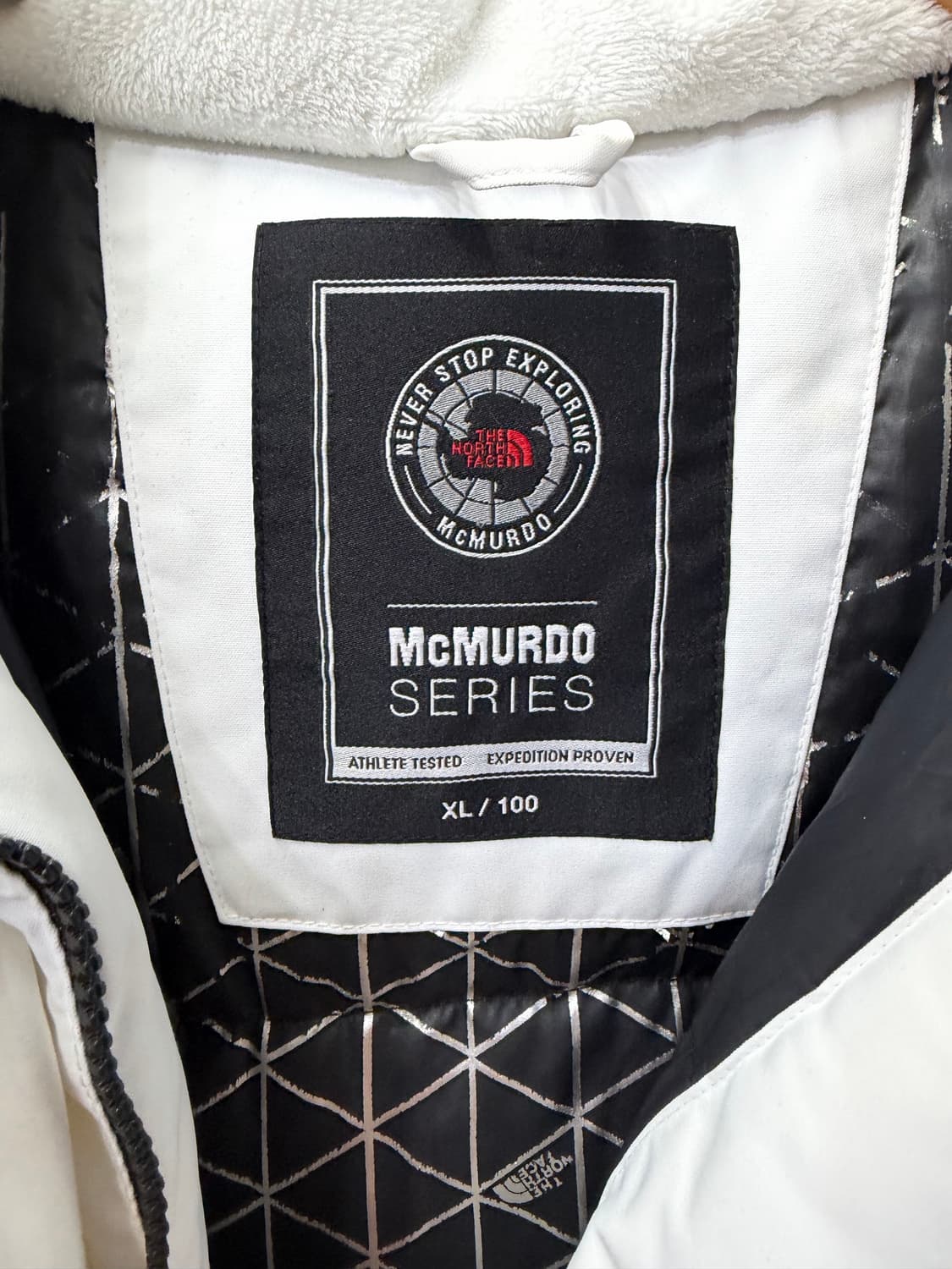 정품) 노스페이스 여성 화이트 구스패딩 100 상품이미지7