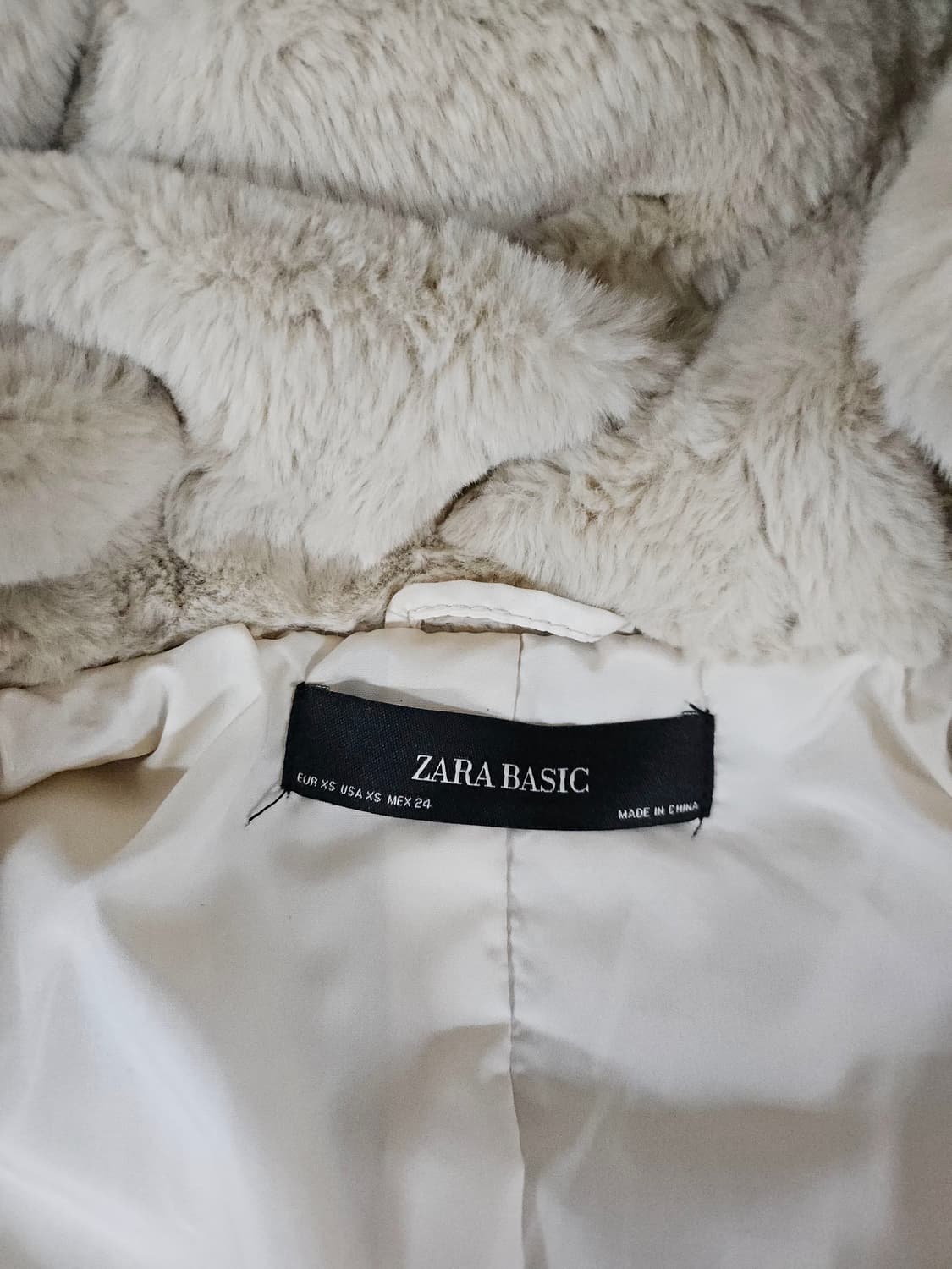 자라 베이직 아이보리 후리스 자켓  L 상품이미지4