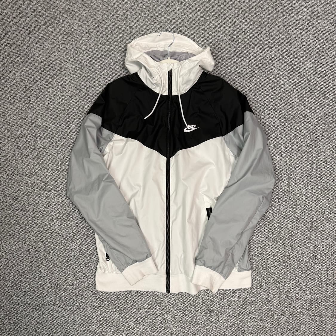 나이키 바람막이 윈드브레이커 L 블랙 화이트 상품이미지1
