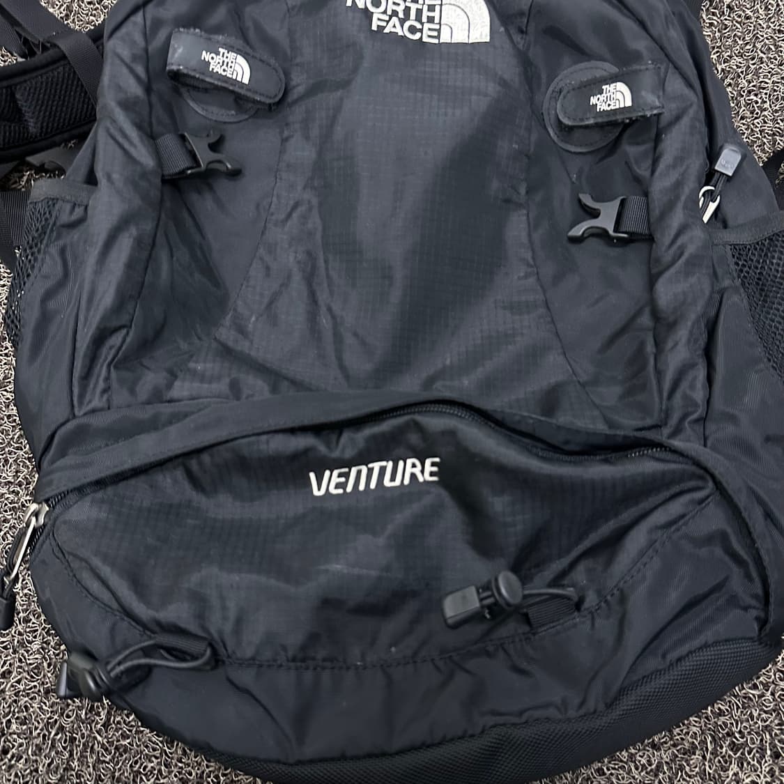 노스페이스 30L 벤처 백팩 가방 블랙 상품이미지3