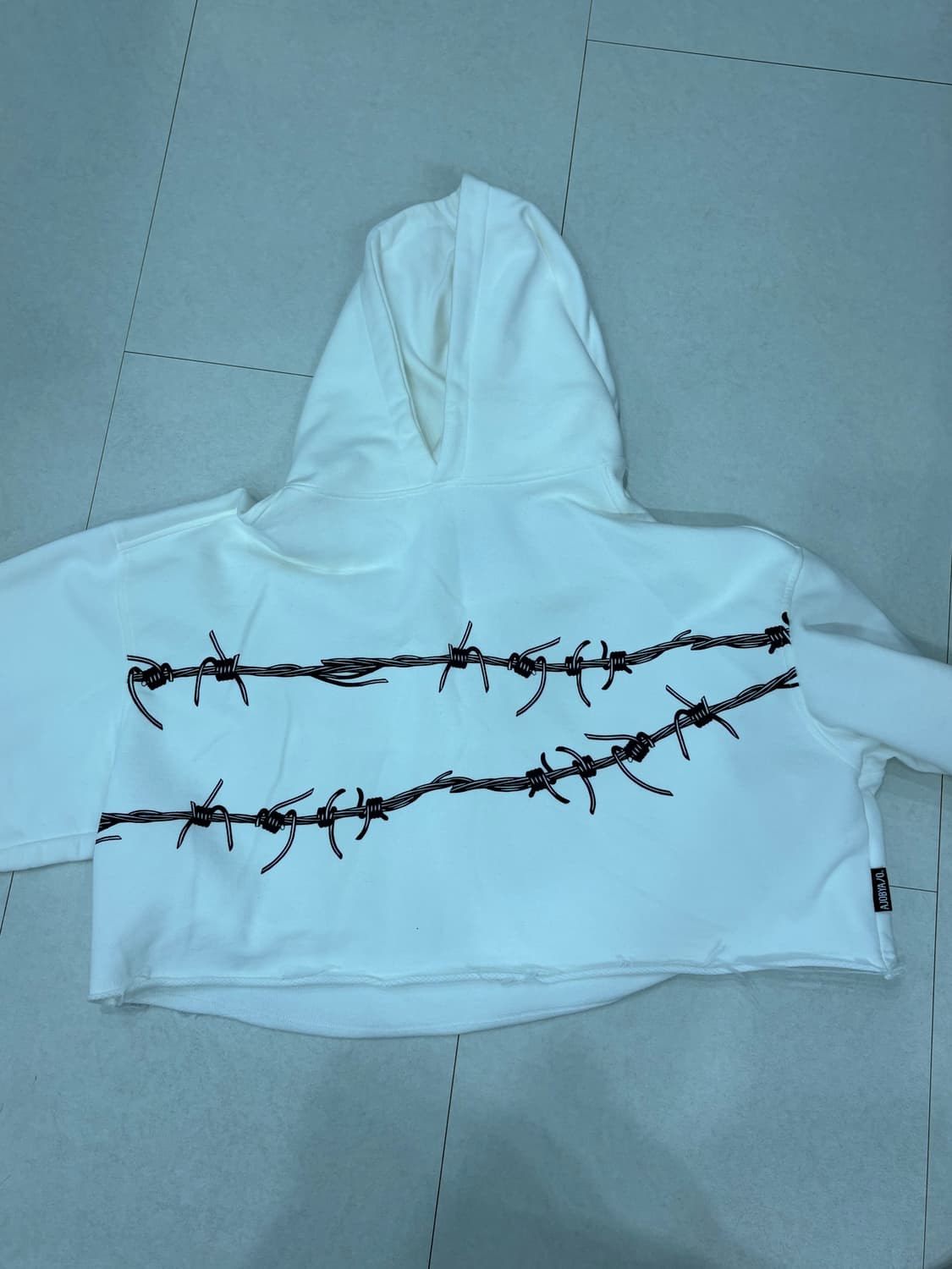 아조바이아조 wire 크롭 후드티 상품이미지1