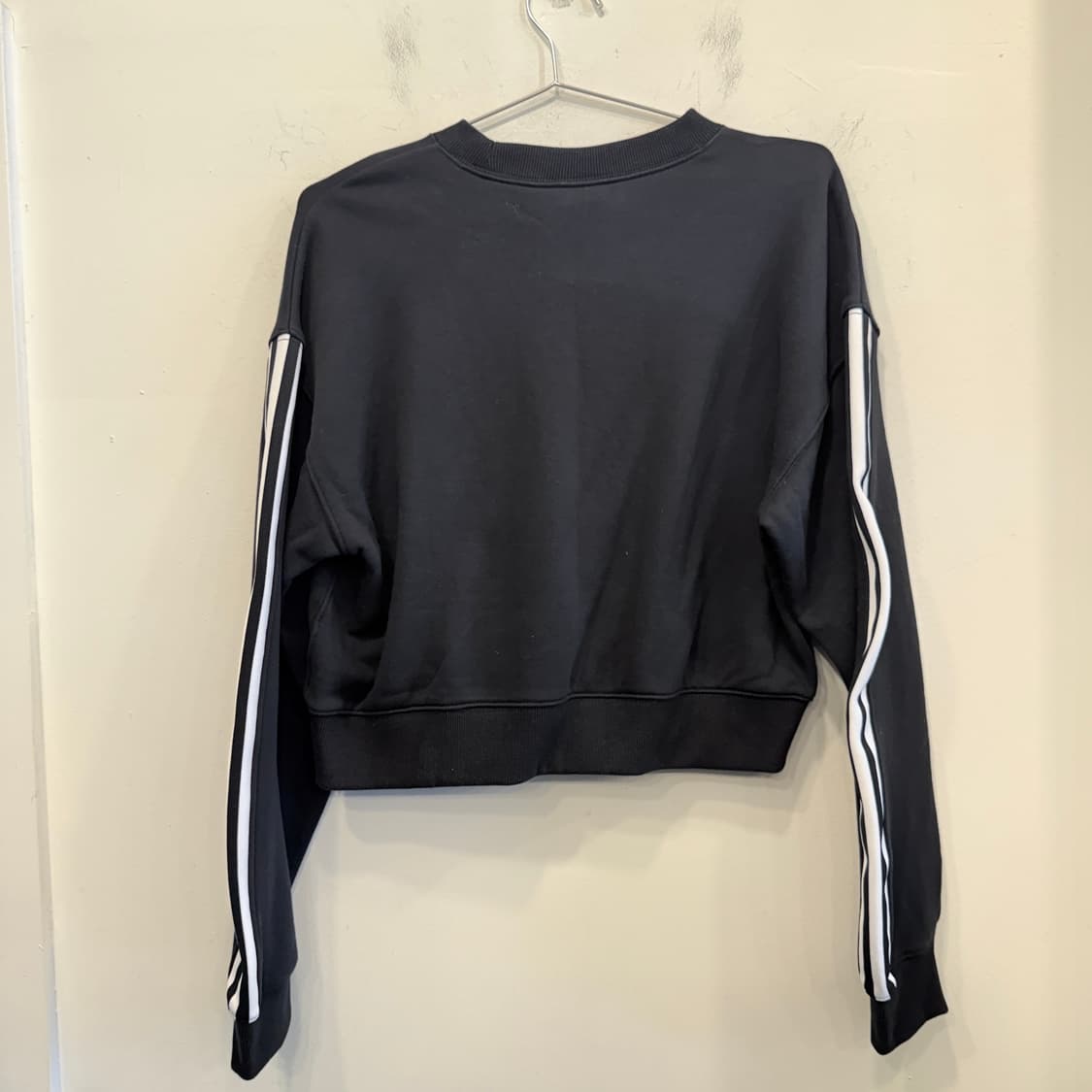 아디다스 크롭 맨투맨 상품이미지2