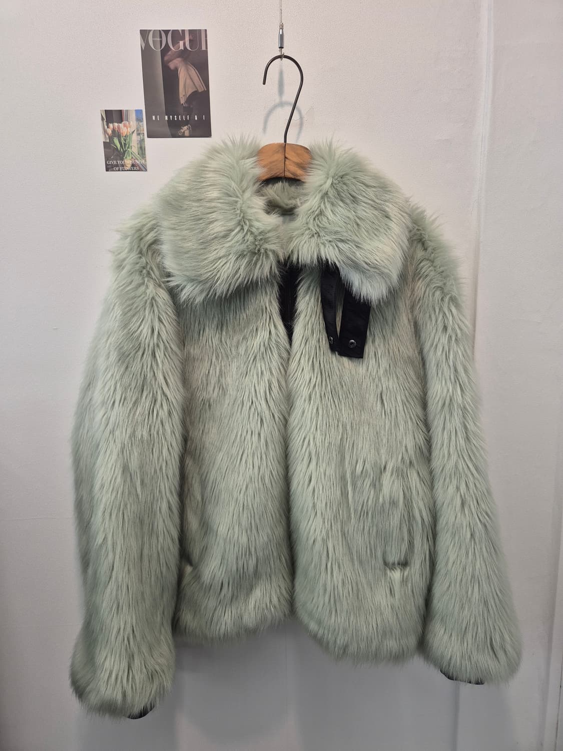 나이키와 앰부쉬 협업 퍼 자켓 M
사이즈  상품이미지1