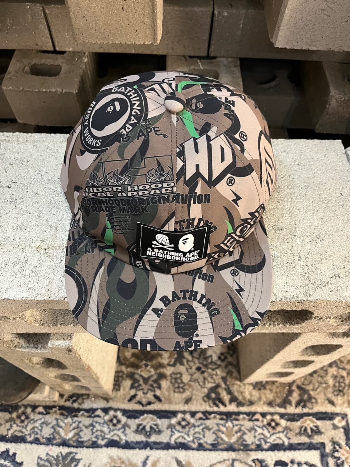 베이프 x 네이버후드 그래픽 스냅백 캡 상품이미지4