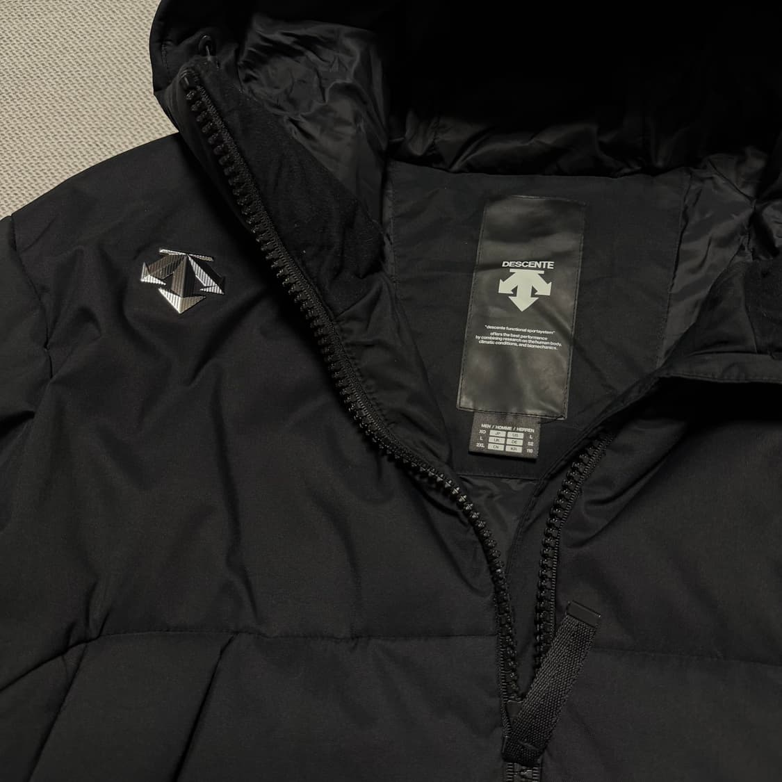 데상트 사이드로고 패딩 자켓 상품이미지3