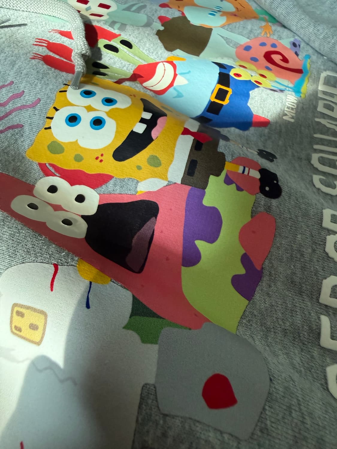 유니클로 스폰지밥 후드티 상품이미지4