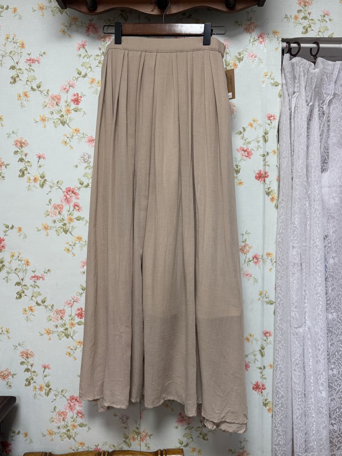 베이지 플리츠 롱 스커트 상품이미지1