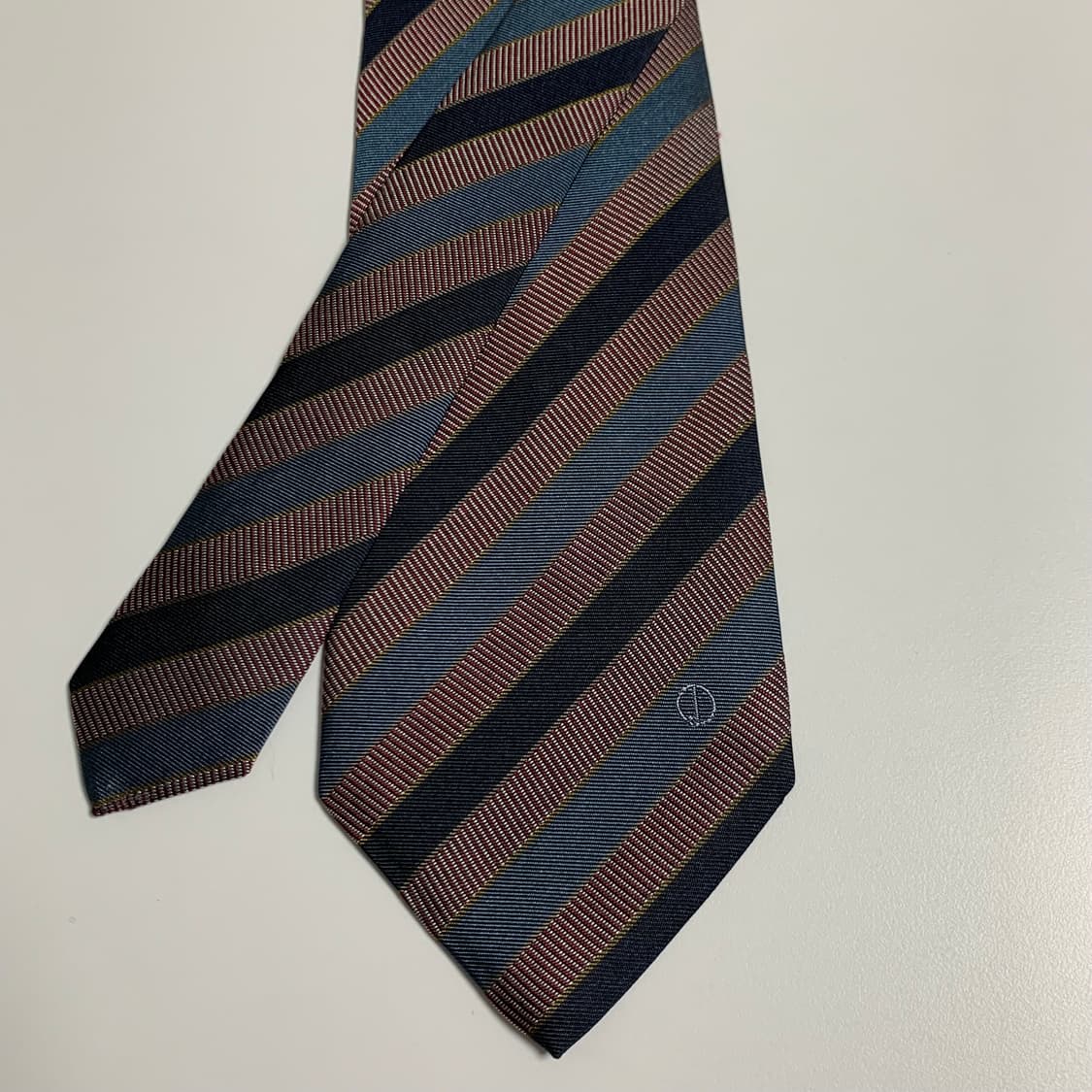 던힐(dunhill) 레지멘탈 클래식넥타이 명품 100실크 이태리 A+ 상품이미지4