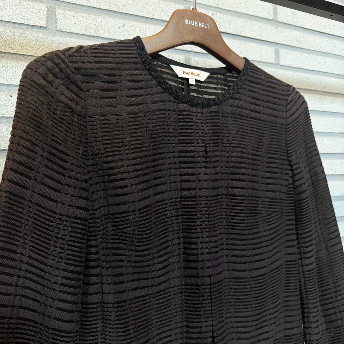 폴스튜어트 시스루 엠보싱 니트가디건 히든후크 텍스처 위빙 디테일 블랙 상품이미지5