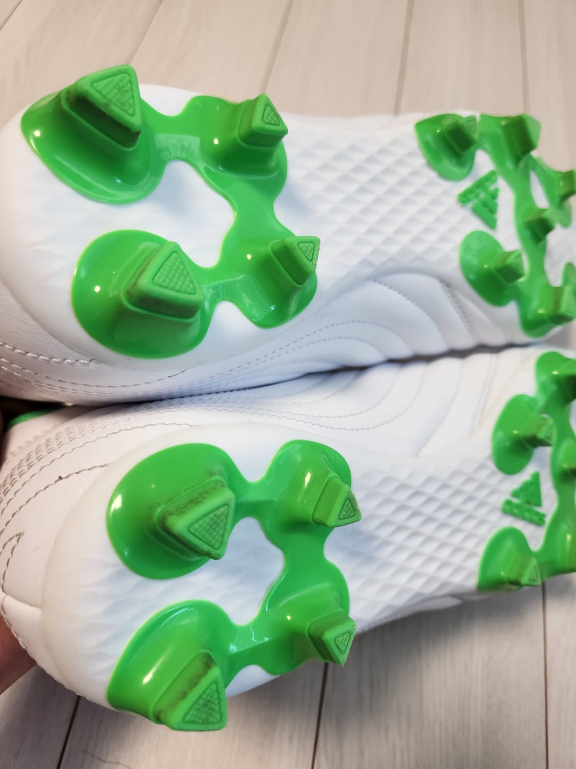 아디다스 축구화 코파 19.4 FG D98069 사이즈260

축구화/남 상품이미지7