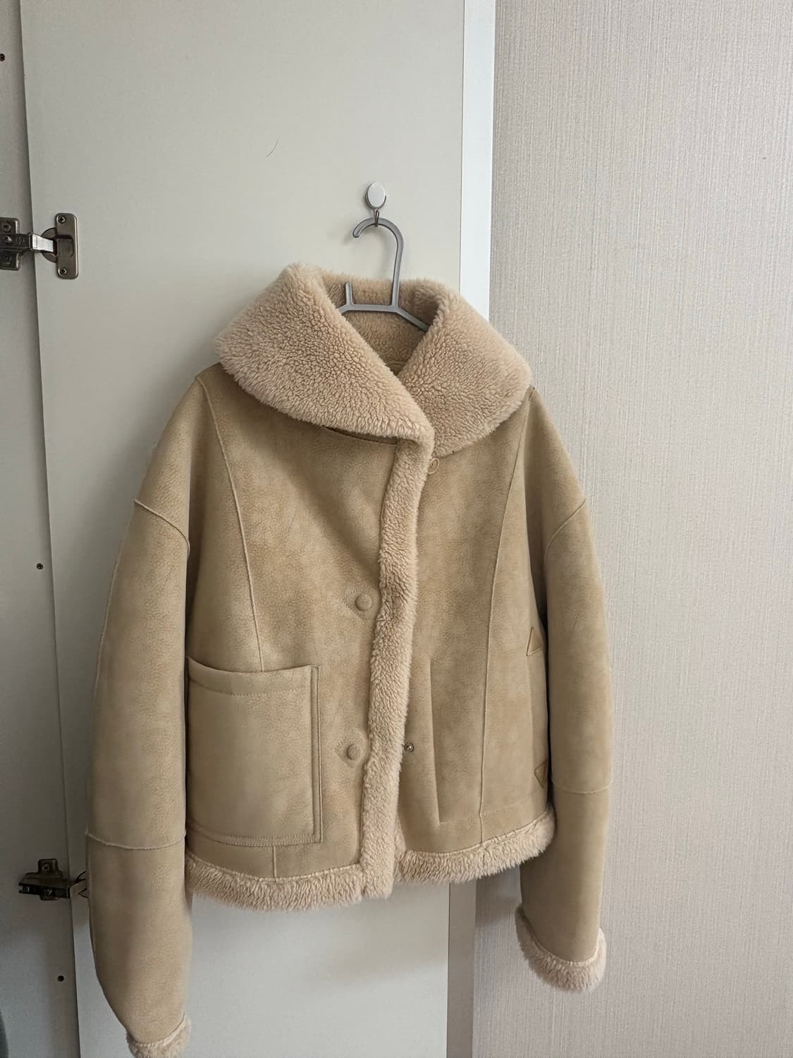 더오픈프로덕트 리버시블 무스탕 상품이미지2