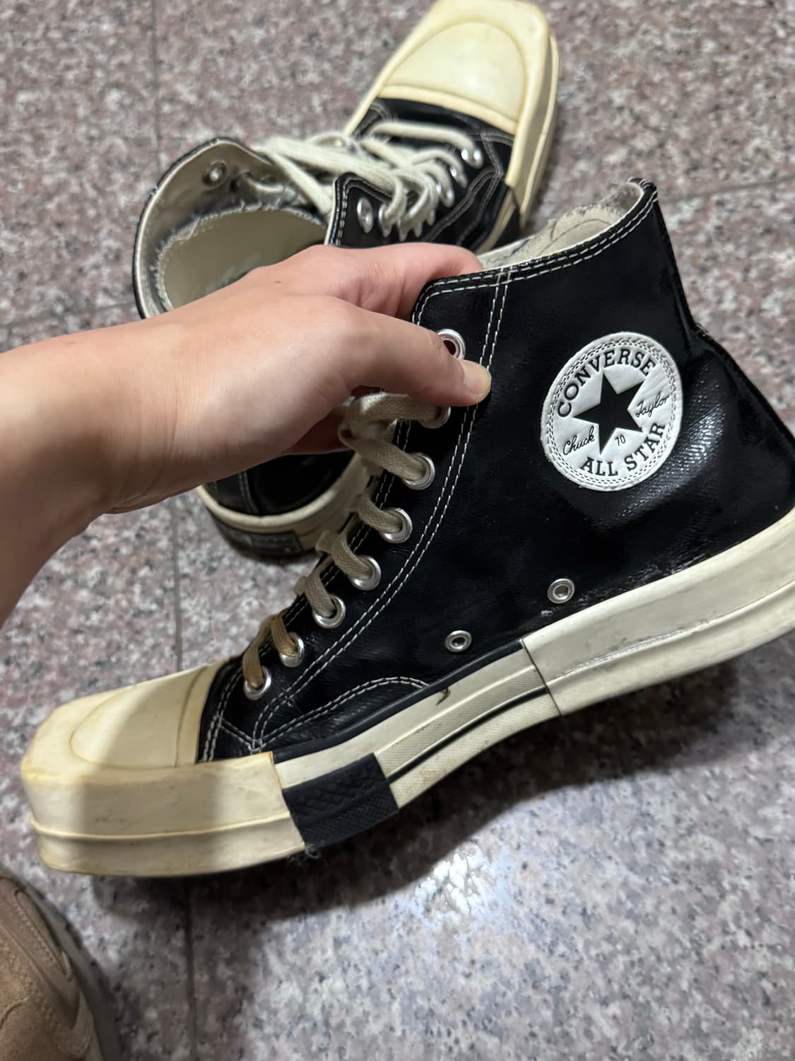 컨버스 x 다크쉐도우 터보다크 척 70 하이 블랙 래커드 데님 상품이미지4