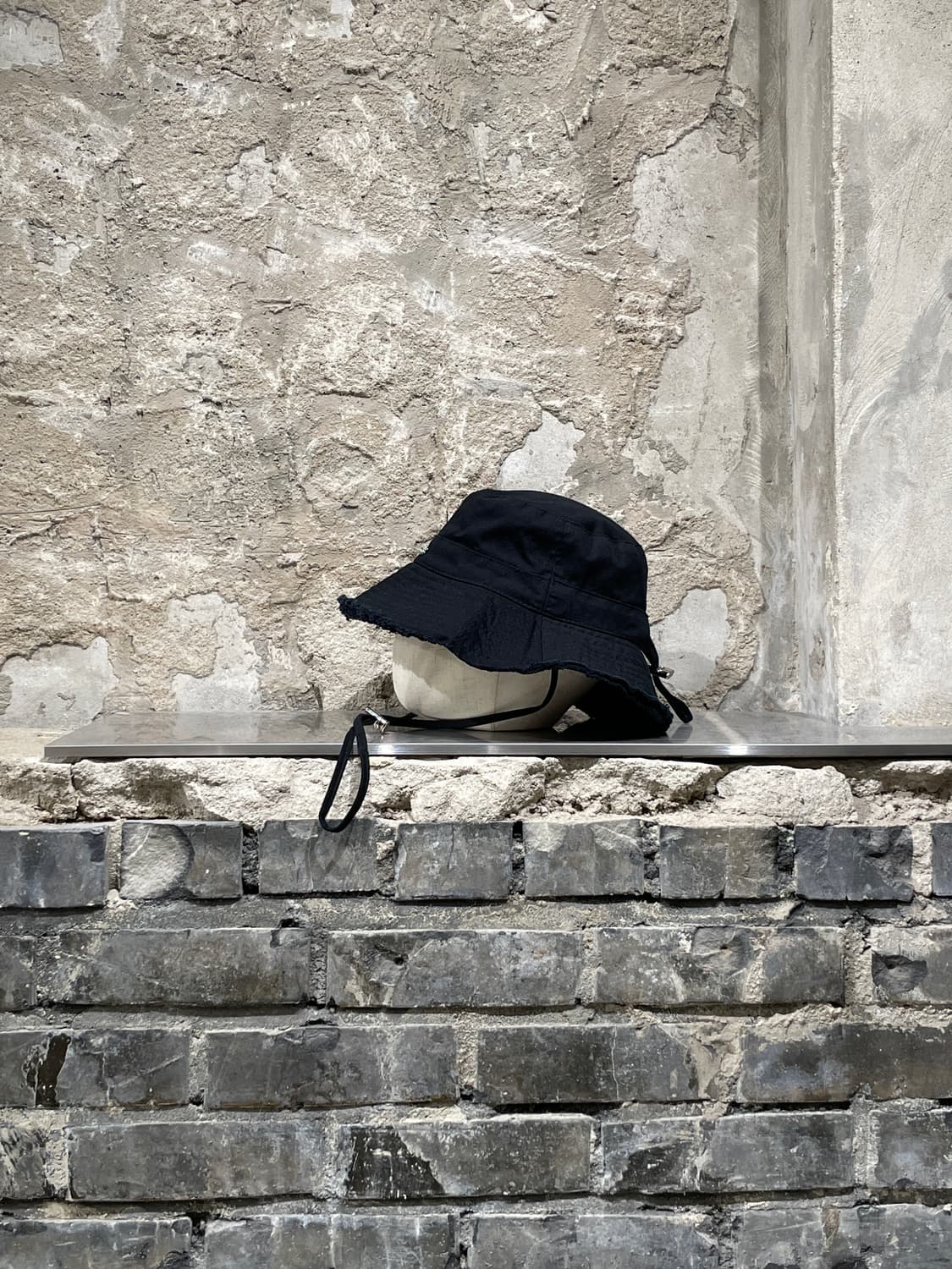 자크뮈스 블랙 아티초크 로고 버킷햇 상품이미지5