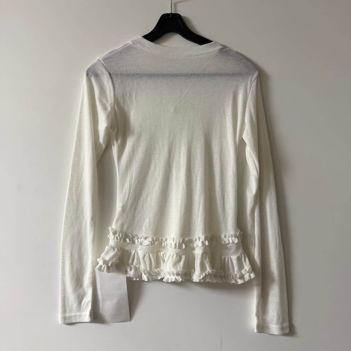 새상품 여자 밑단 프릴 브이넥 긴팔티 상품이미지4