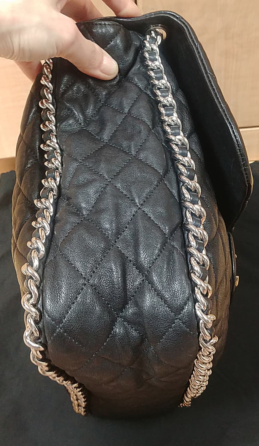 샤넬CHANEL 리미티드 체인 어라운드 맥시은장플랩백 상품이미지5