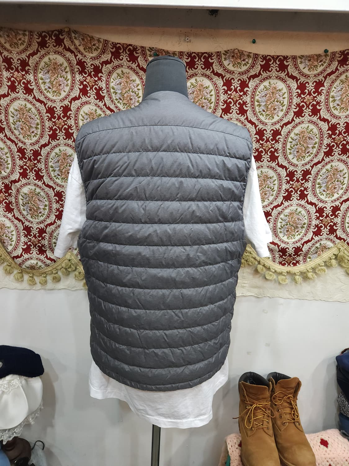 유니클로 그레이 오리털 경량 패딩조끼

 상품이미지7