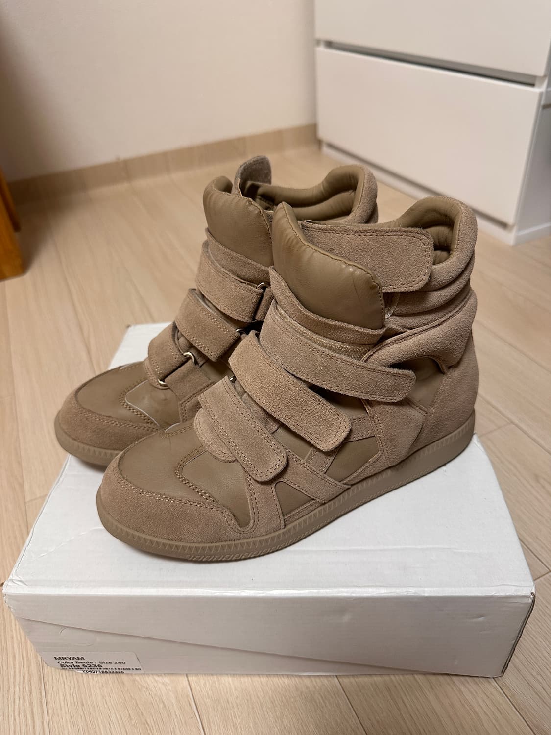 이자벨마랑st 소가죽 스웨이드 하이탑 스니커즈 상품이미지1