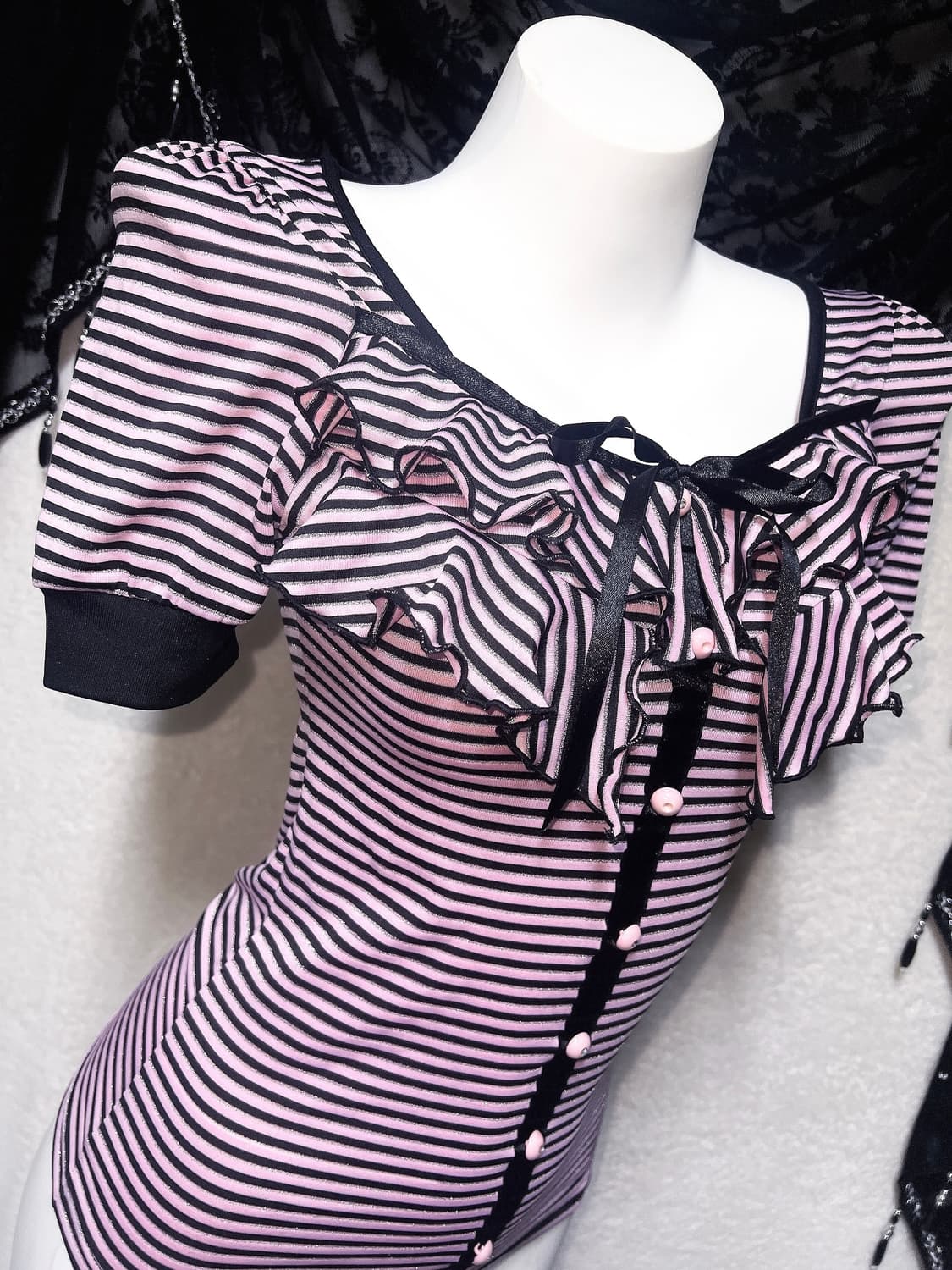 세실맥비 히메갸루 로맨틱 러블리 핑크 스트라이프 프릴 로걀탑 백트임 오네 상품이미지5