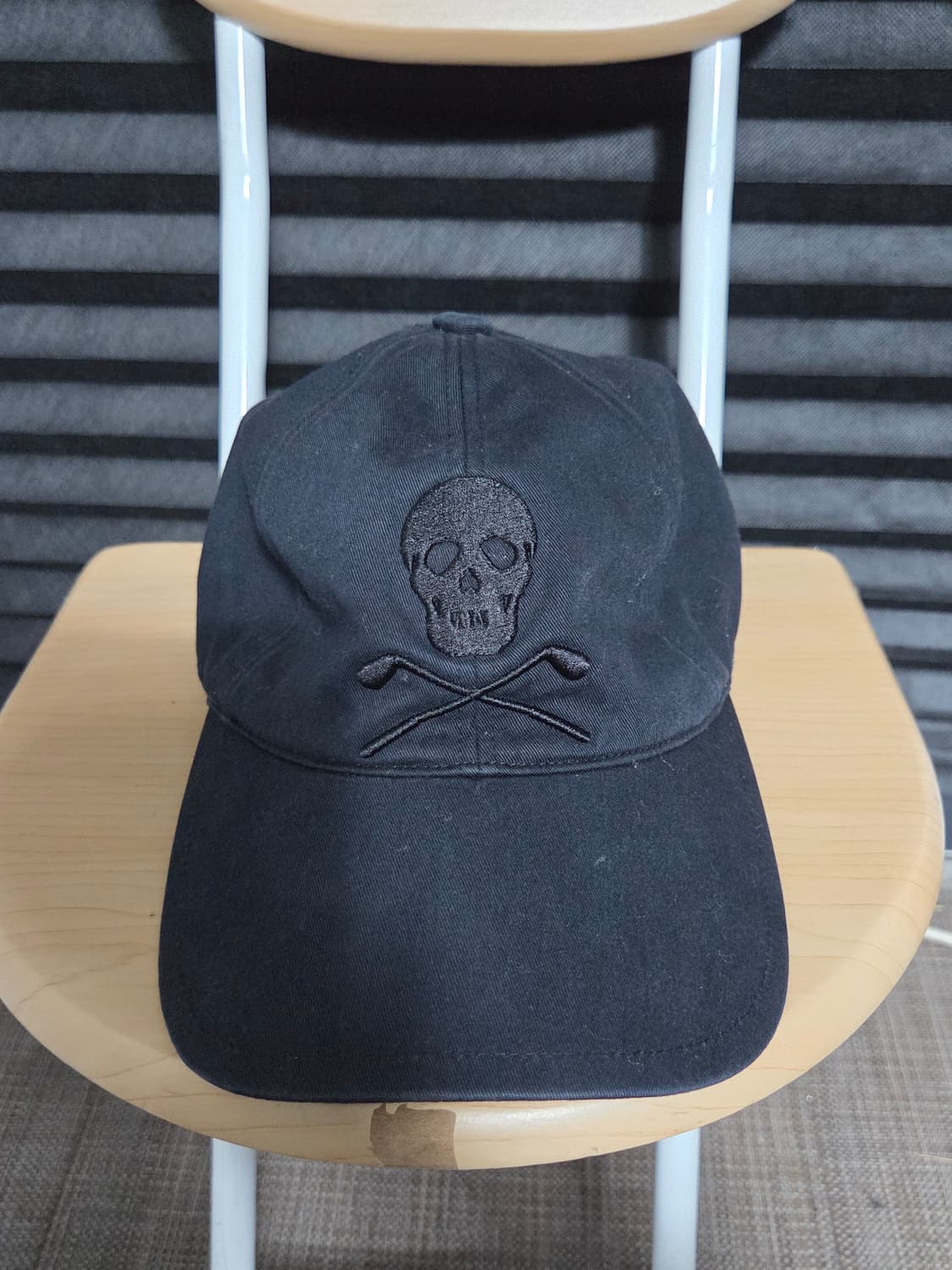 [마크앤로나] 스컬 자수 골프 볼캡 판매합니다. 상품이미지1