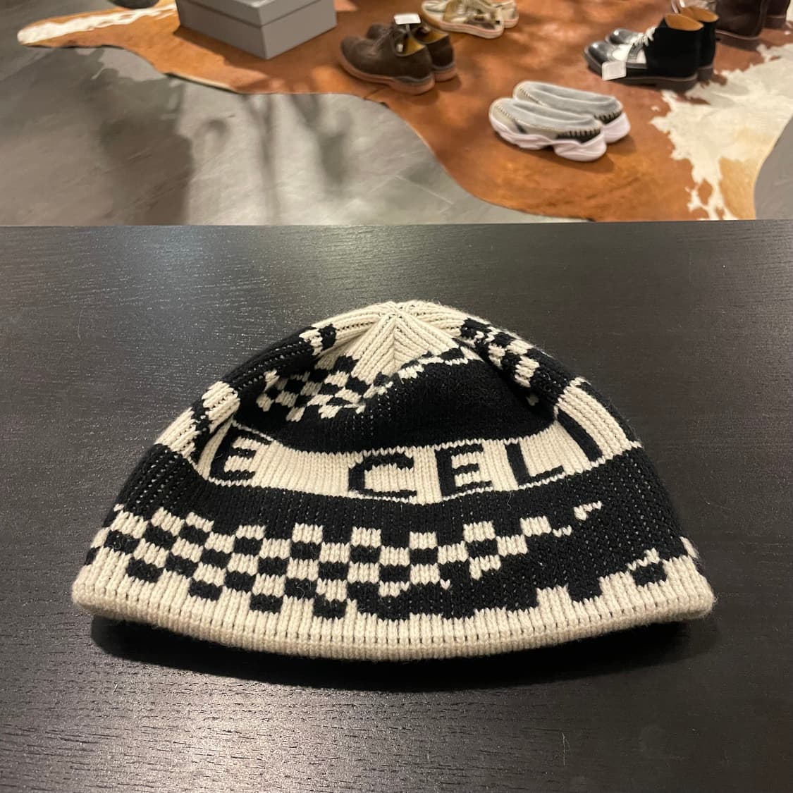 셀린느 체크보드 로고 비니 상품이미지2