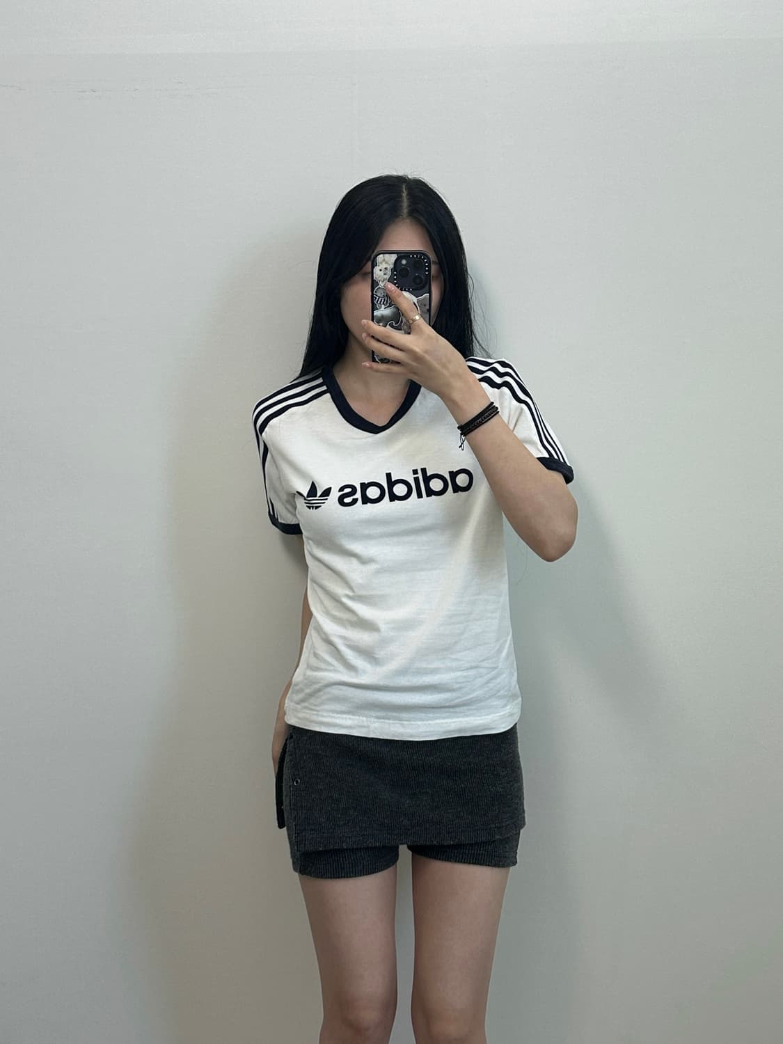 아디다스 패치로고 화이트 반팔 링거 티셔츠 상품이미지1