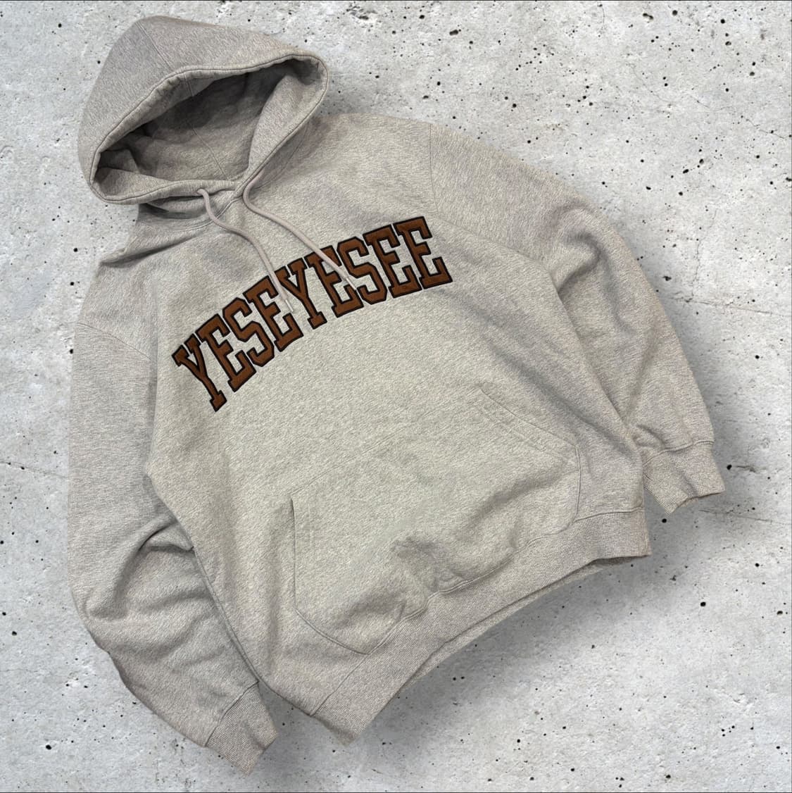 [L] 예스아이씨 YESEYESEE 기모 후드티 그레이 B890 상품이미지1