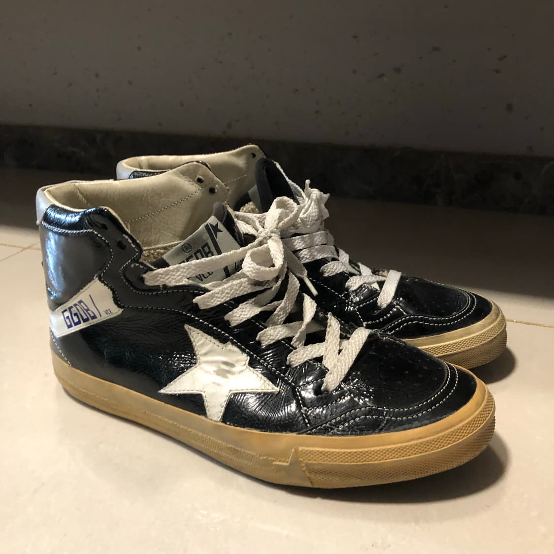 골든구스 슈퍼스타 스니커즈 38사이즈 240 (실착2번) 상품이미지2