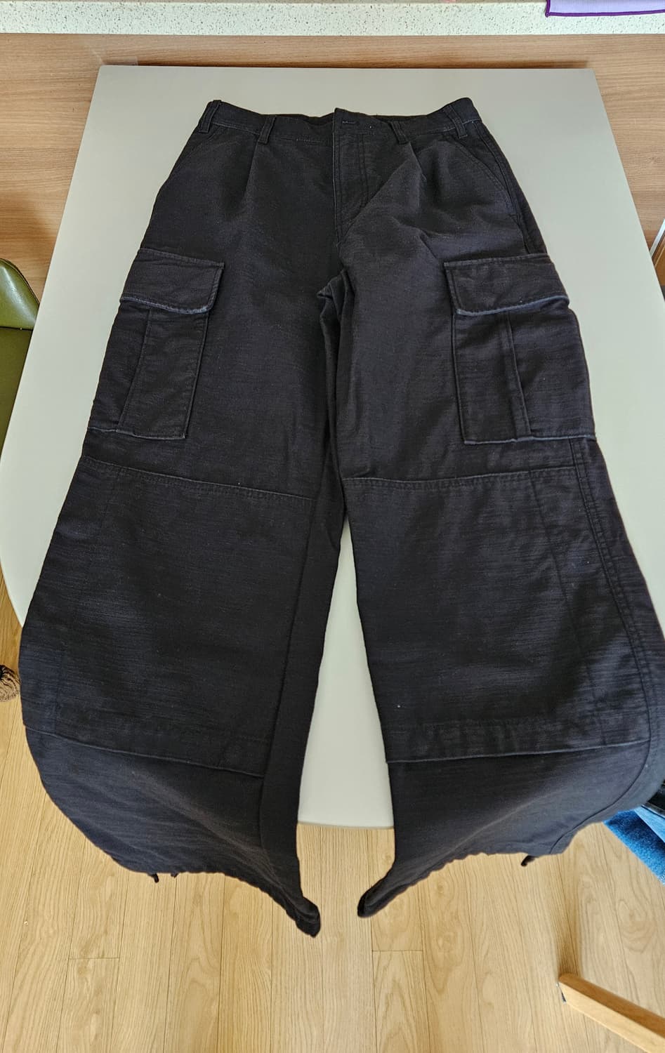 맥우드건 파번 4411 사틴코튼 카고팬츠

M 상품이미지1