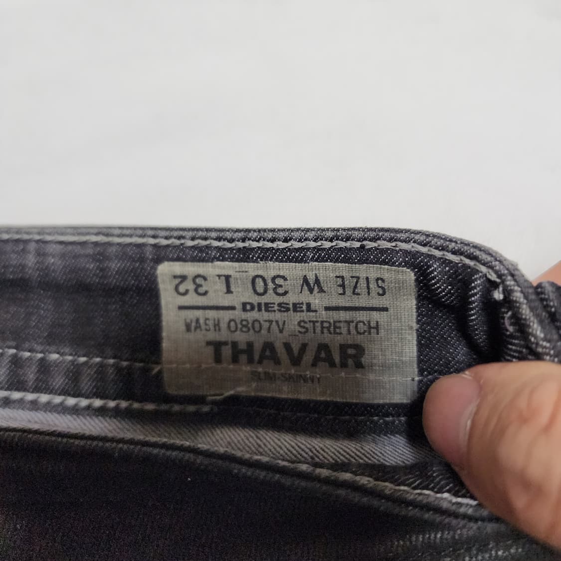 DIESEL THAVAR 디젤 락시크 아티잔 코티드 블랙 팬츠 상품이미지8