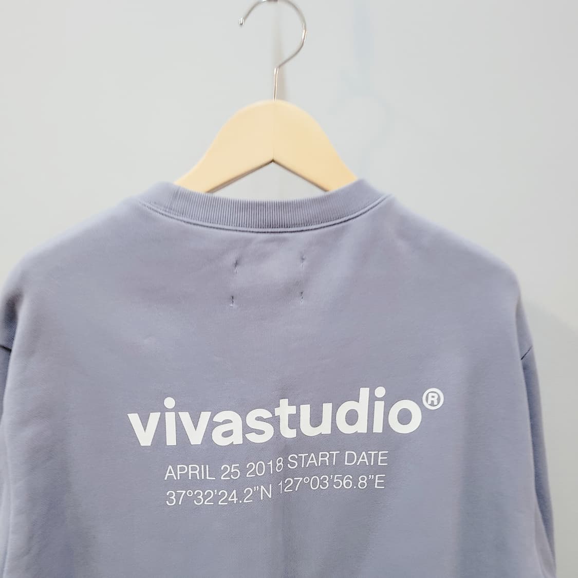 L) 비바스튜디오 스몰로고 맨투맨  상품이미지9