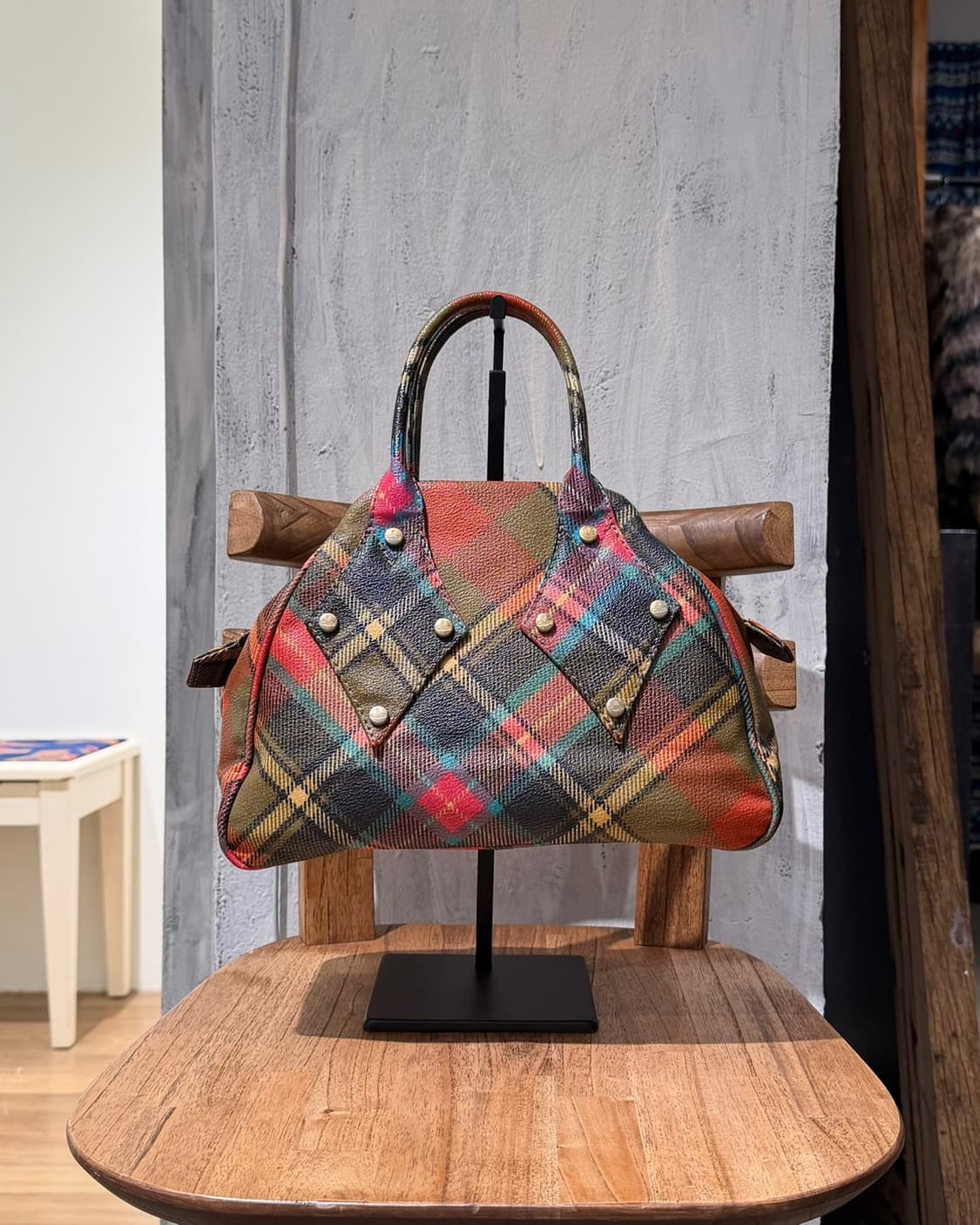 비비안웨스트우드 멀티컬러 타탄체크 패턴 토트백 상품이미지2