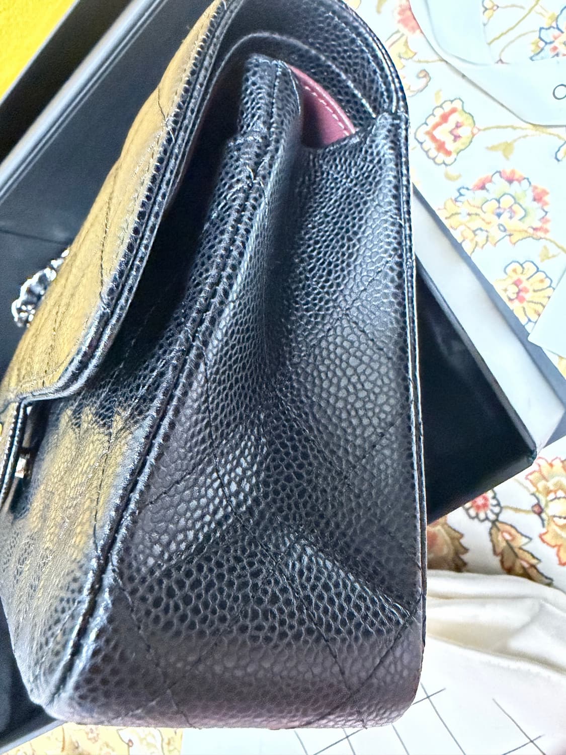 샤넬 클래식 미듐 블랙 은장 내장칩 상품이미지8