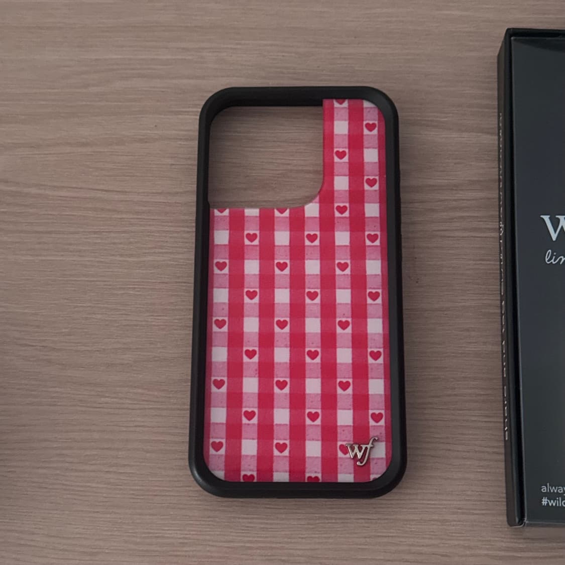 Wildflower 와일드플라워 아이폰15프로 Gingham Hearts 상품이미지2