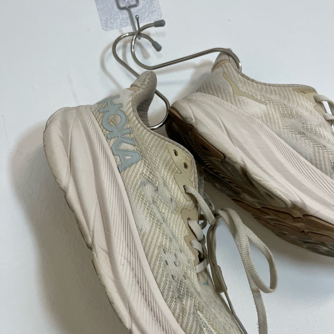 HOKA Clifton 9 running shoes 상품이미지9