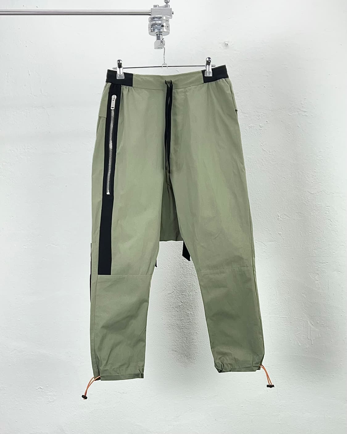 언래블 프로젝트 19ss 웨빙 드로코드 테이핑 카고 팬츠 상품이미지1