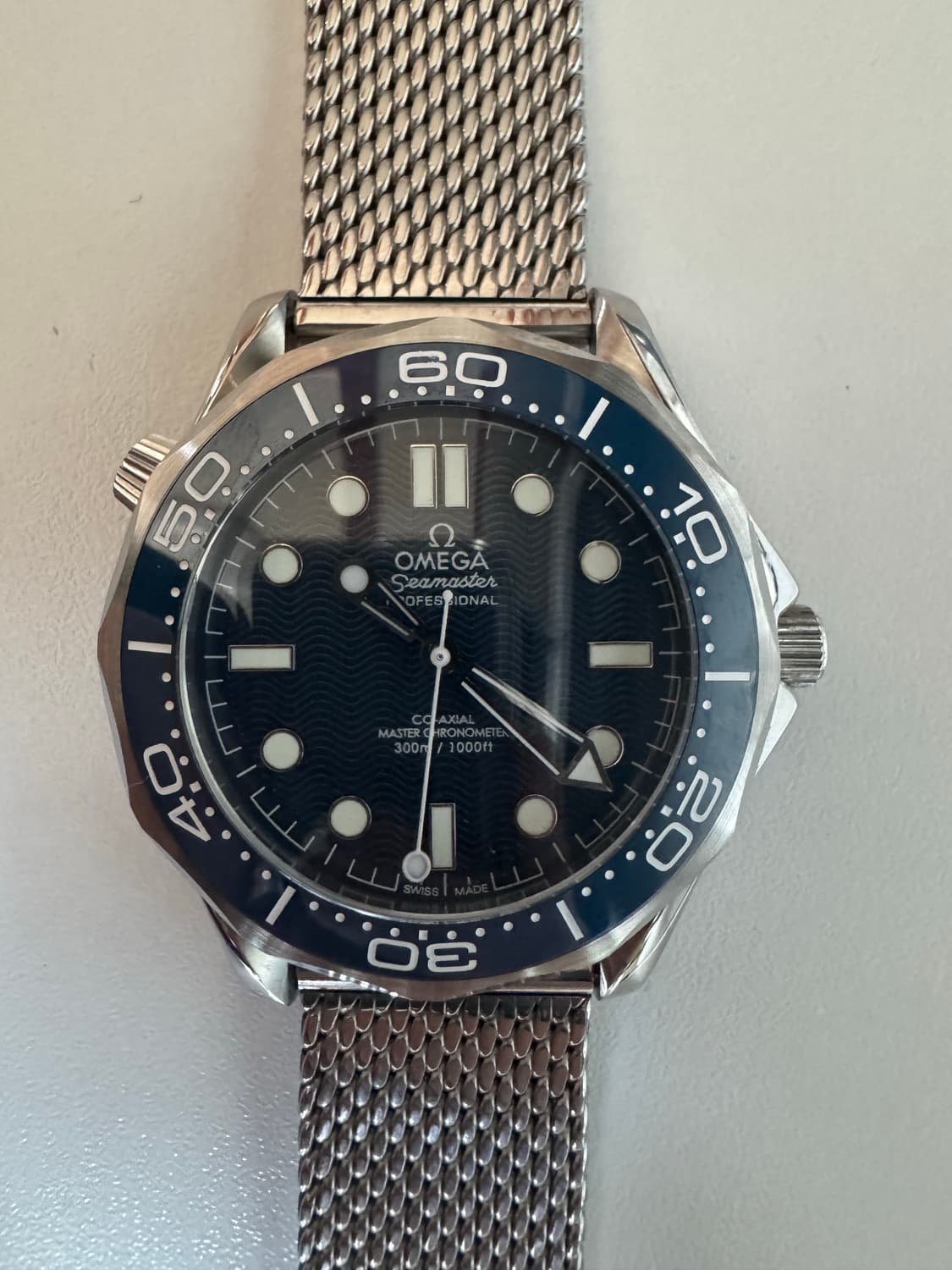 오메가 씨마스터 300 시계 제임스 본드 탄생 60주년 기념 상품이미지2